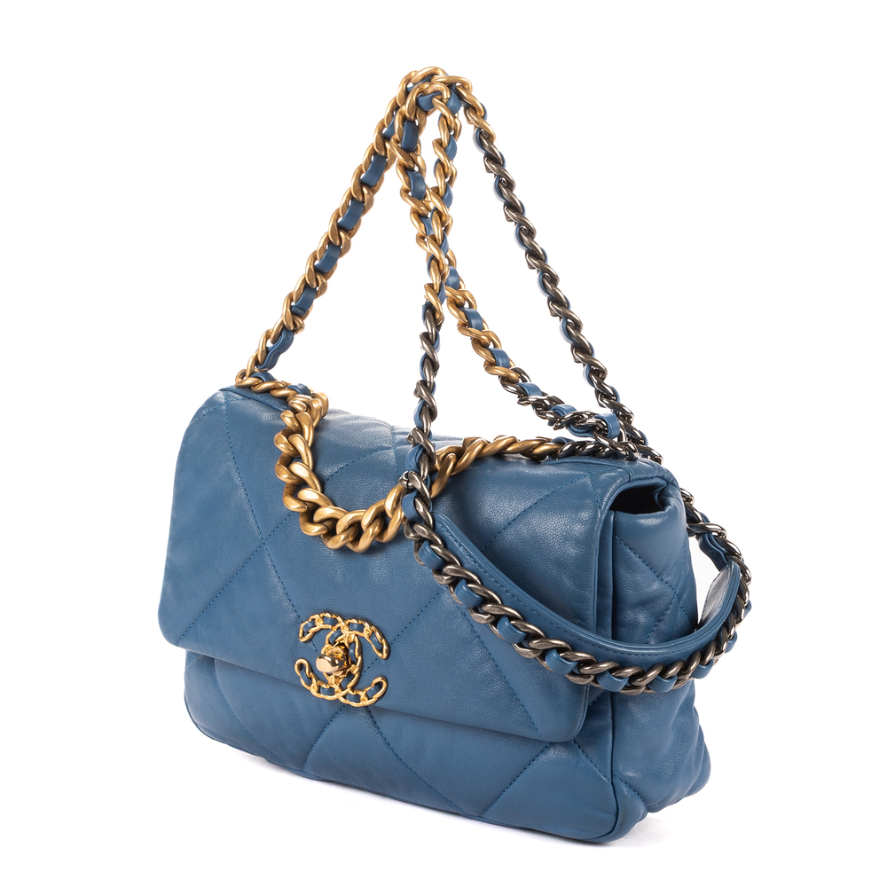 Chanel Classic 19 Flap - Picture 2 of 11